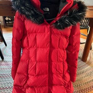 Women’s north face femmes down jacket